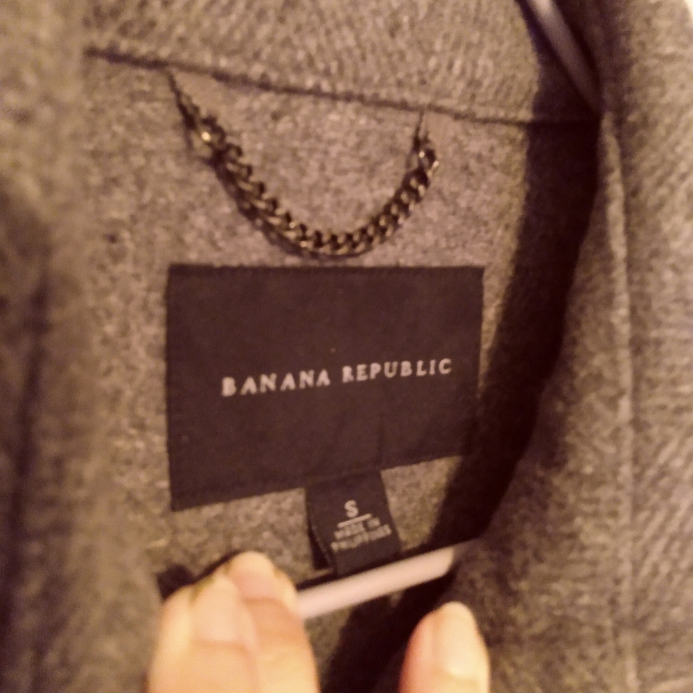Thick gray wool winter pea coat from Banana Republic - Picture 4 of 10